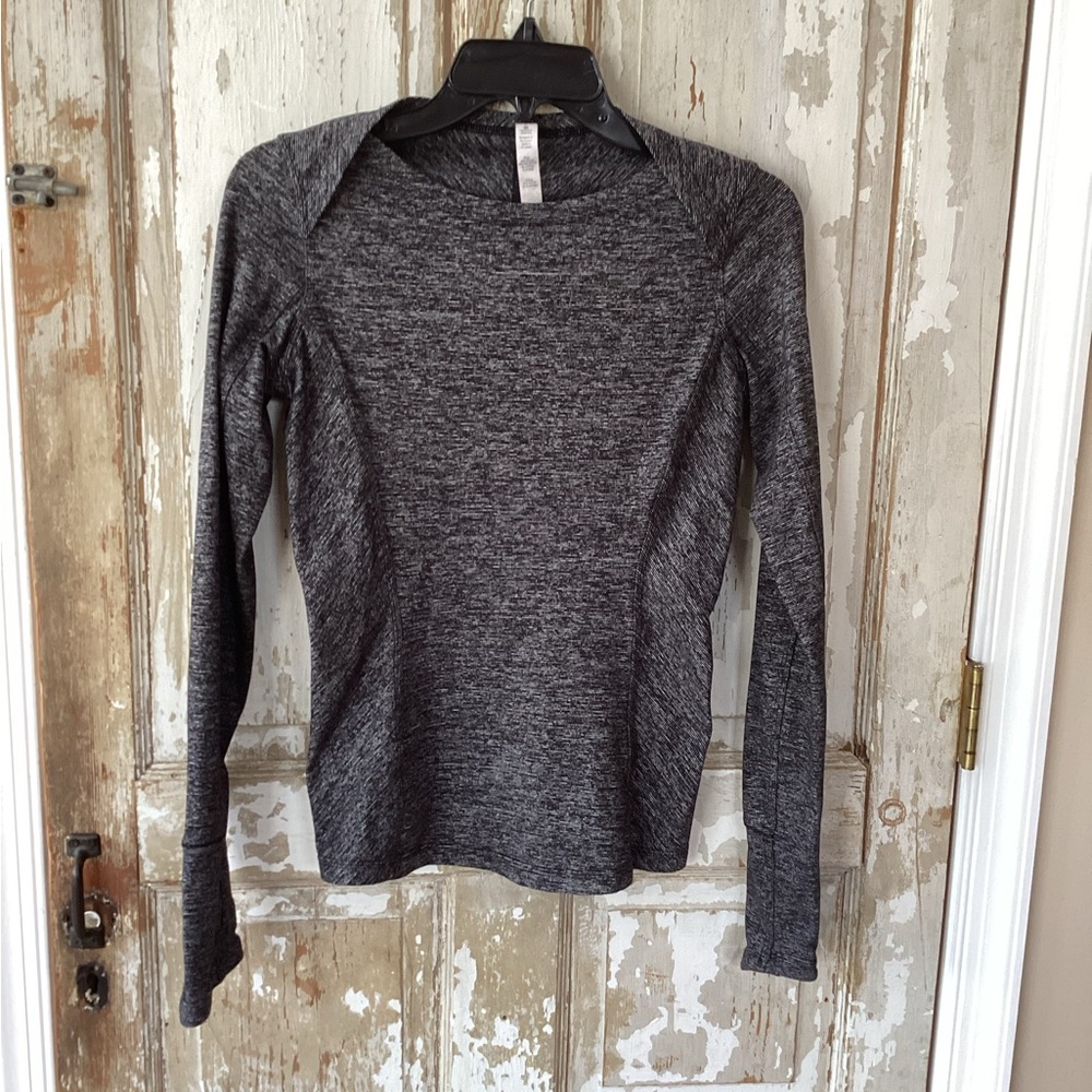 Lululemon Athletica Kanto Catch Me Charcoal Long Sleeve Top - size 6